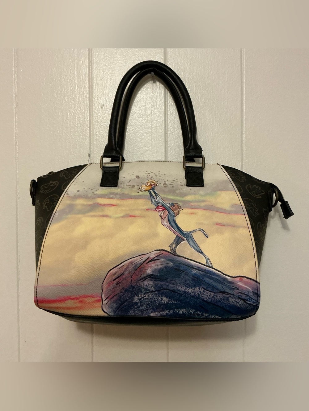A NWOT Retired Loungefly Disney The Lion King Pride Rock satchel bag Handbag